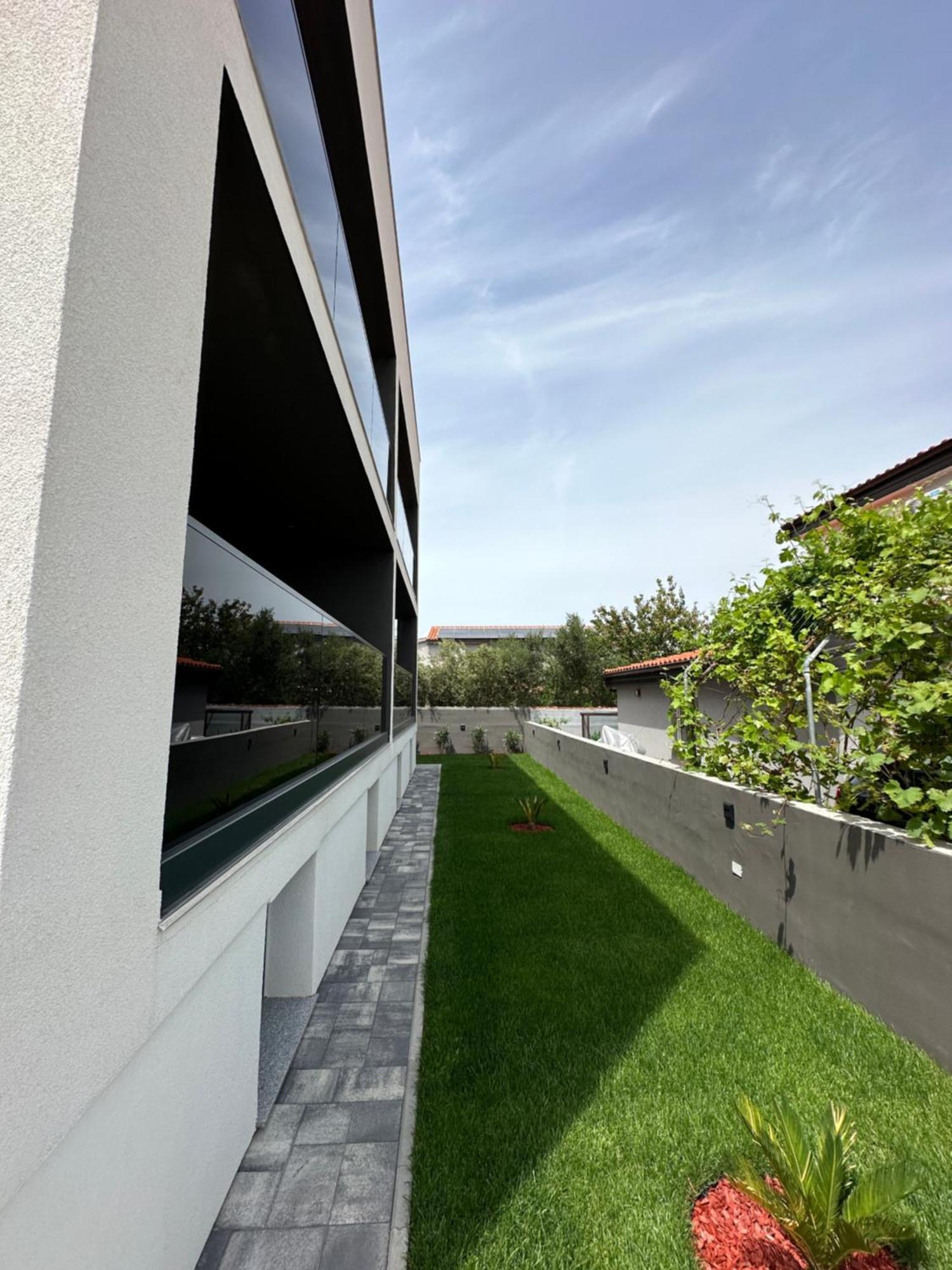 Monachus Apartments วีร์ ภายนอก รูปภาพ