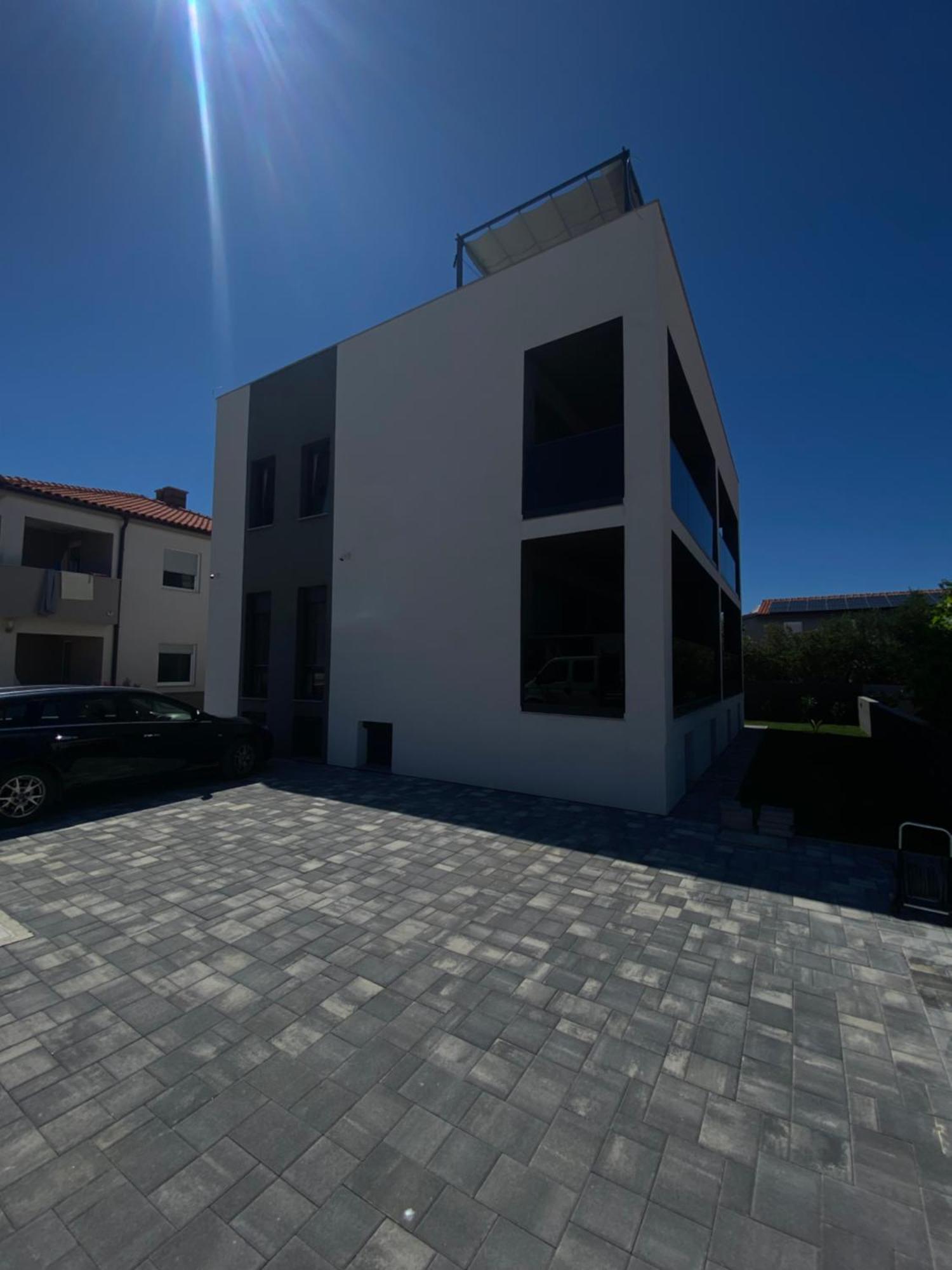Monachus Apartments วีร์ ภายนอก รูปภาพ