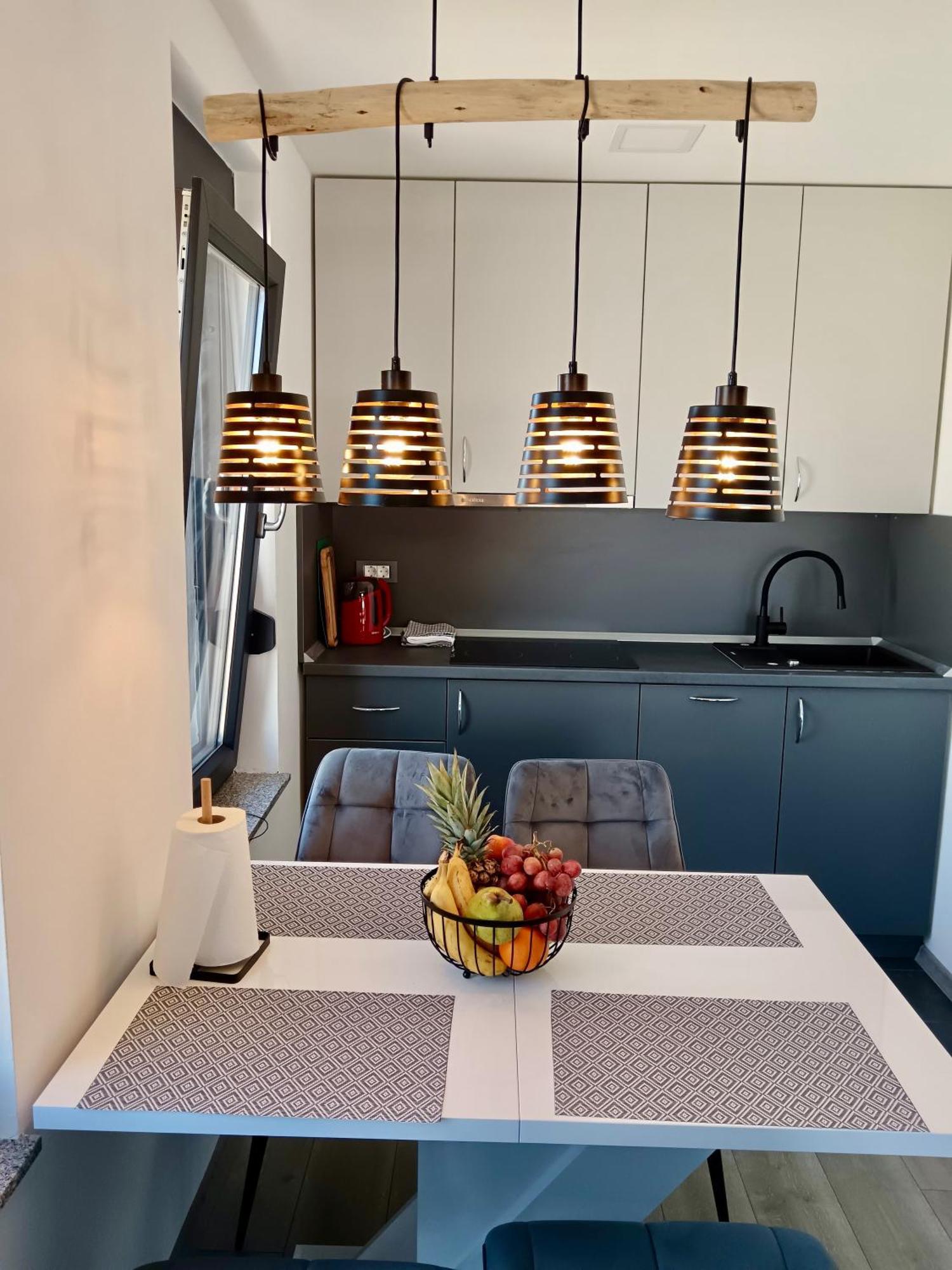 Monachus Apartments วีร์ ภายนอก รูปภาพ